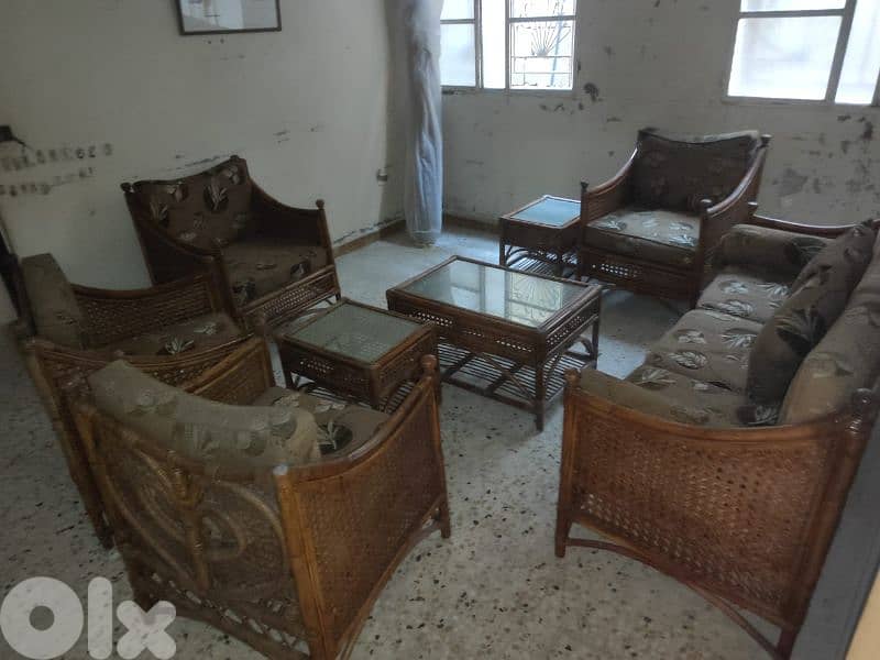 طقم خيزران مستعمل بحالة جيدة 1