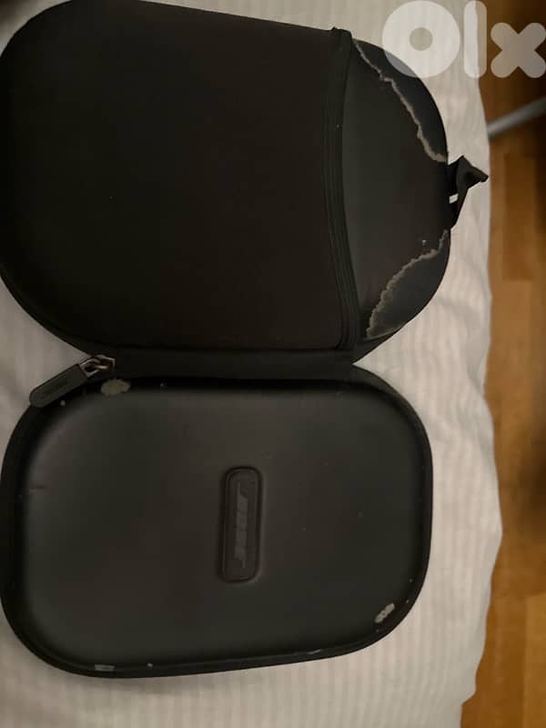 BOSE QC35 Noise canceling headphones 3