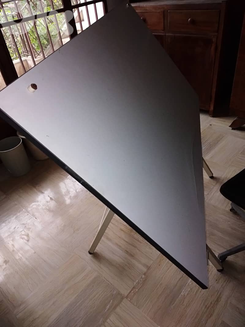 For sale Table drawing for Engineer /architect & Chair call 03606414 3