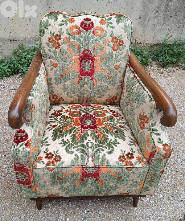 صالون قديم منفوض عمرو حوالي ال ستين سنة للبيع 2