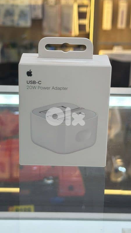 Apple usb-c 20w adapter 3 pin 0