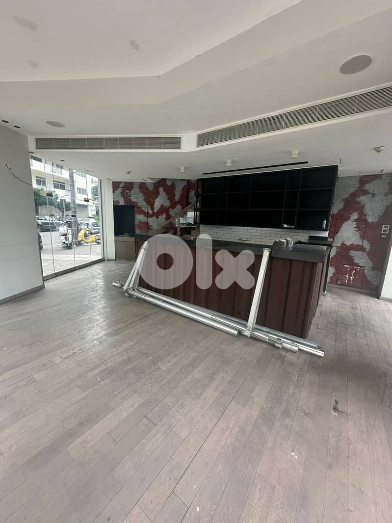 Spacious Restaurant For Rent In Verdun | Central Location 0