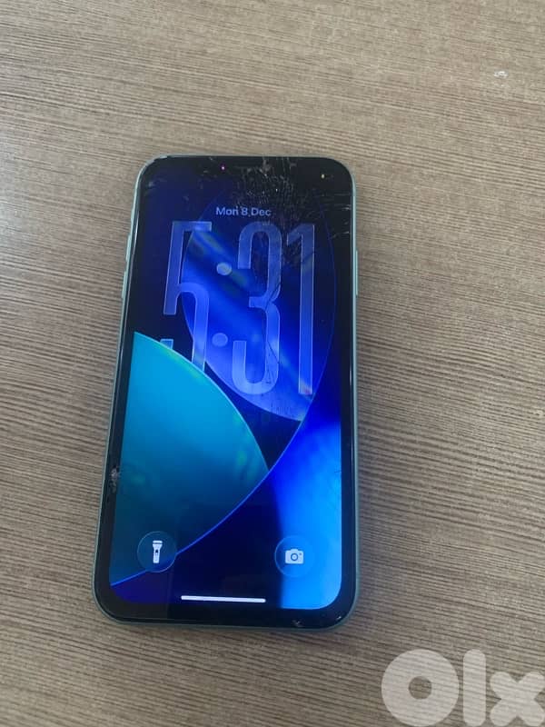 iphone 11 ndif bas maksoura al cheche 1