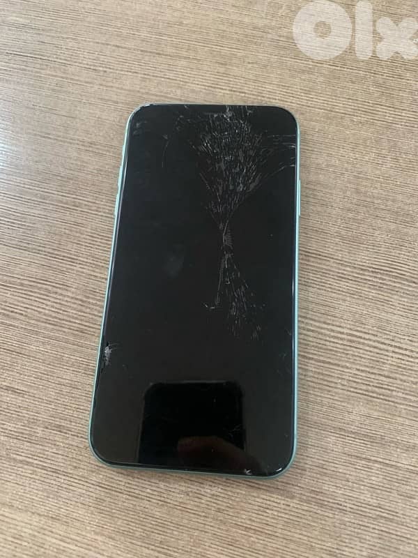 iphone 11 ndif bas maksoura al cheche 2