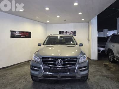 2012 Mercedes ML 350 4 Matic Grey/Black Clean Carfax Like New!