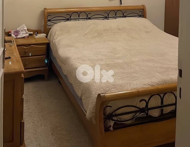 Ferforge Bedroom with 1 nightstand and one console 0