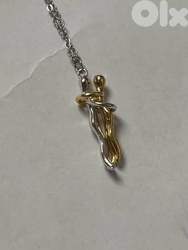 hug / embrace couple necklace 0
