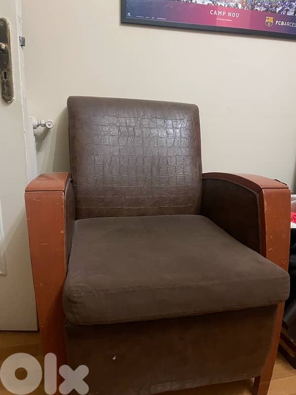 2 Armchairs for sale in good condition 0