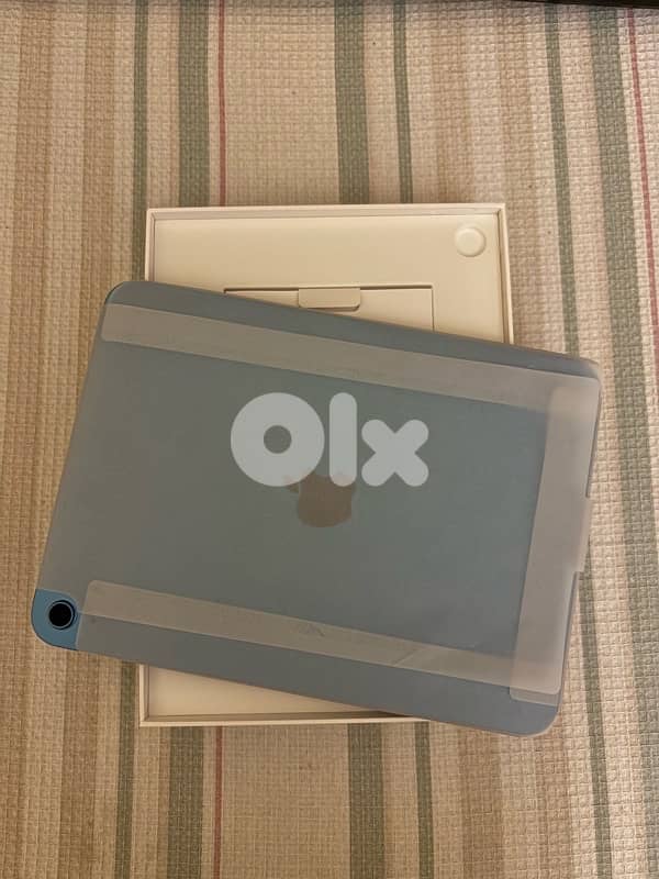 ipad 11 a16 used like new 2