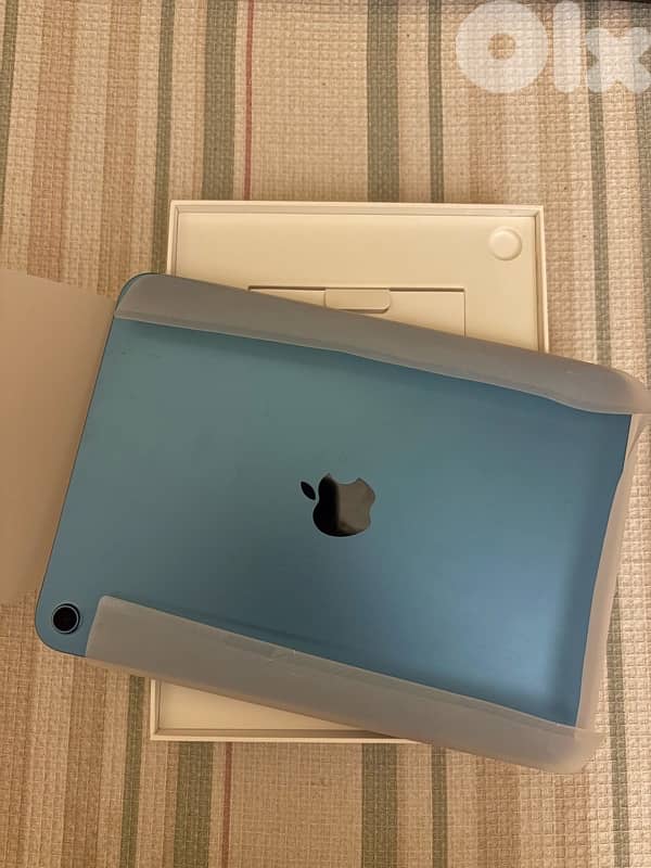 ipad 11 a16 used like new 3
