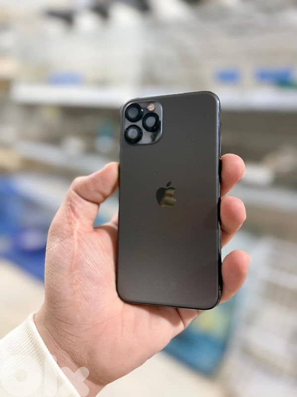انضف ايفون 11 برو  بسوق 0