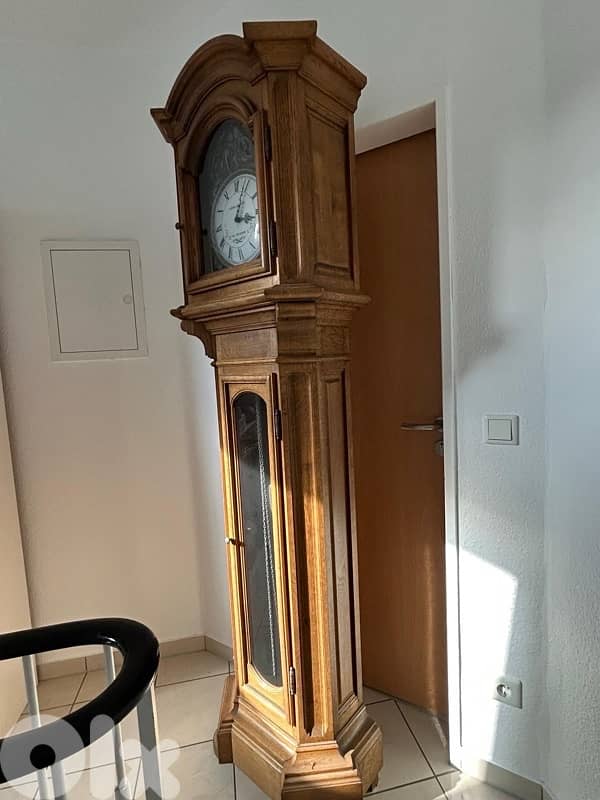 ساعة حائط أرضية كلاسيكية (Grandfather Clock) 0