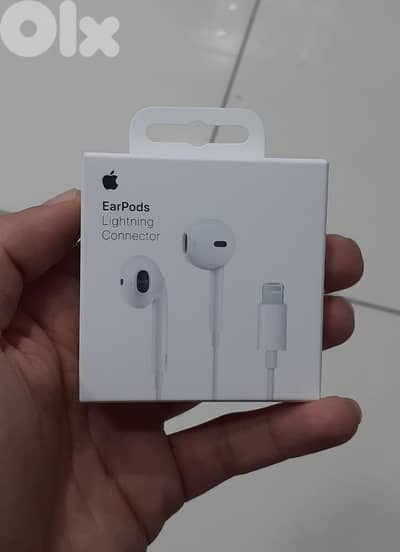 Apple EarPods lightning connector