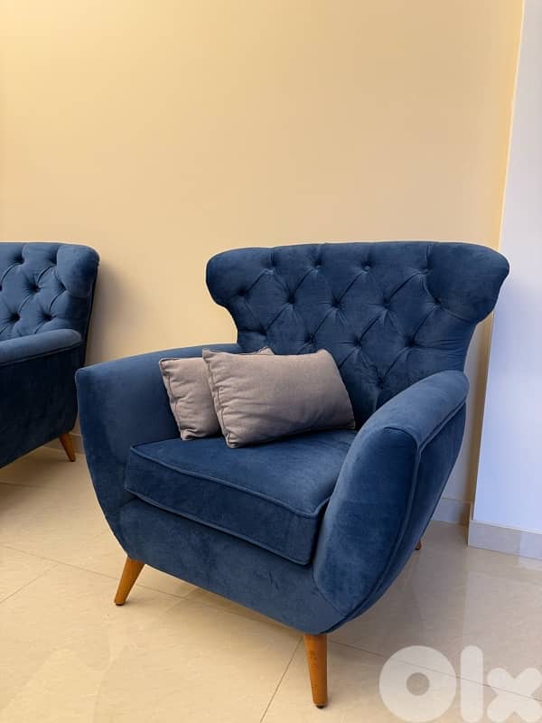 صالون جديد للبيع – غير مستعمل (بدون طاولة) Brand new living room set 2