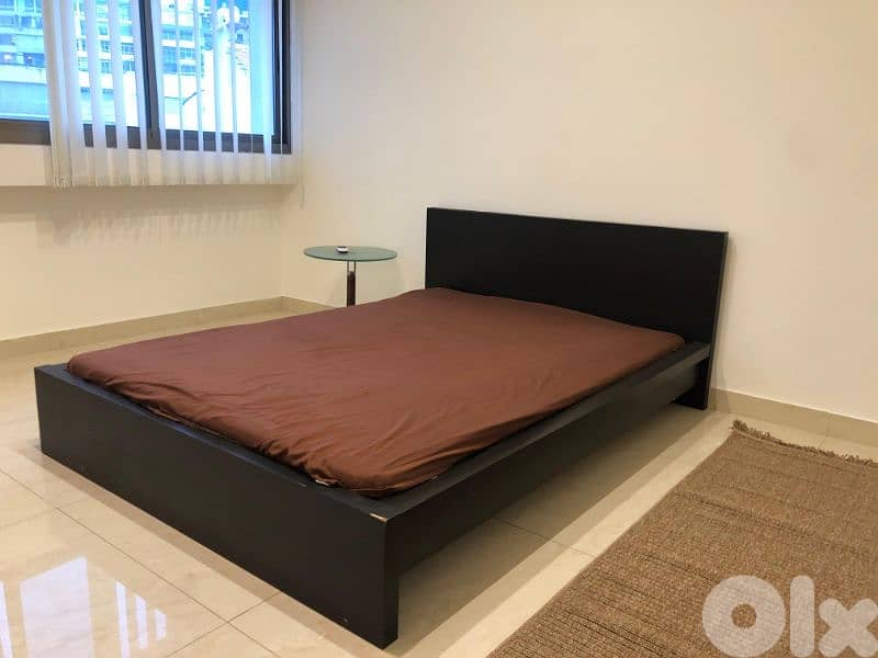 سرير لشخصين + فرشة بحالة جيدة – سعر لقطة 45$ فقط 1