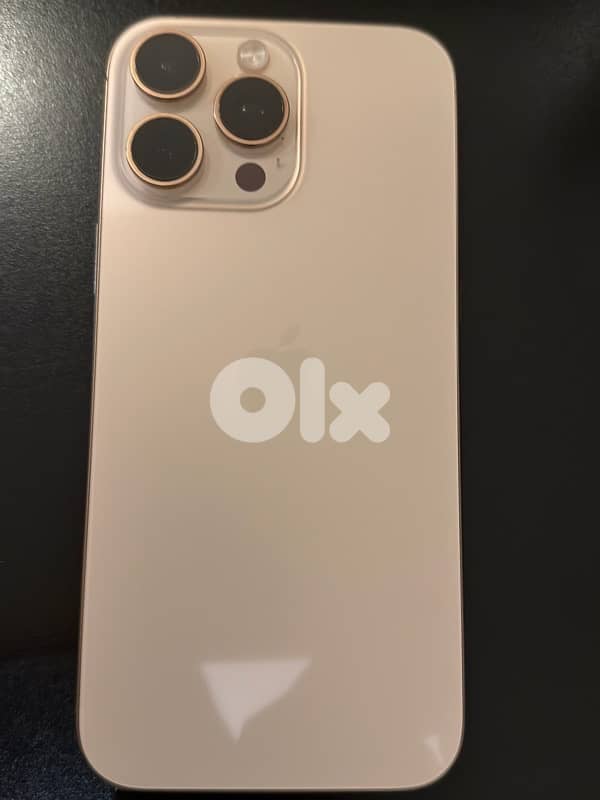 iphone 16 pro max desert titanium 256 gb with two apple covers 5