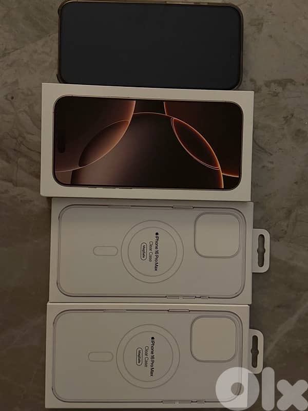iphone 16 pro max desert titanium 256 gb with two apple covers 13