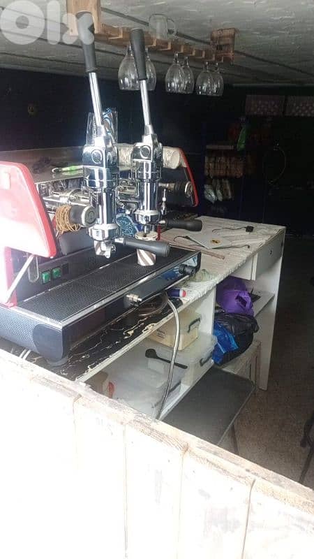 pub coffee shop needs 16