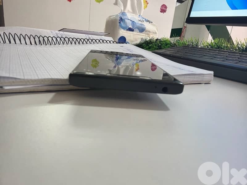 BlackBerry Key 2  Black 3