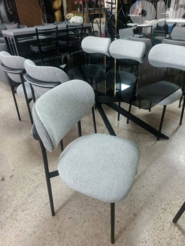طاولة سفرة مع ٦ كراسي. Dining table with 6 chairs 2