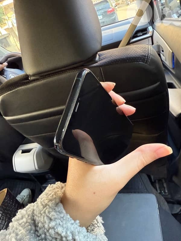 iphone 11 pro 64 gb 3