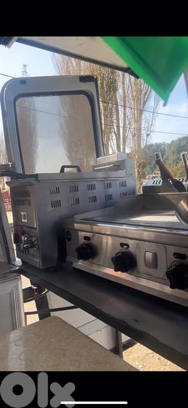 food truck عدة مطعم 8