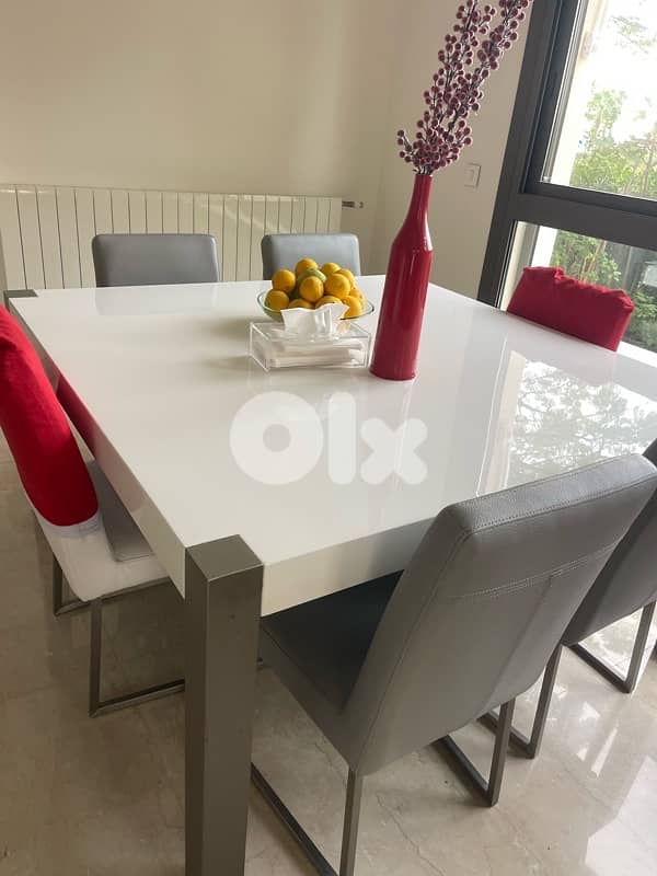 Full  Dining Room / 4