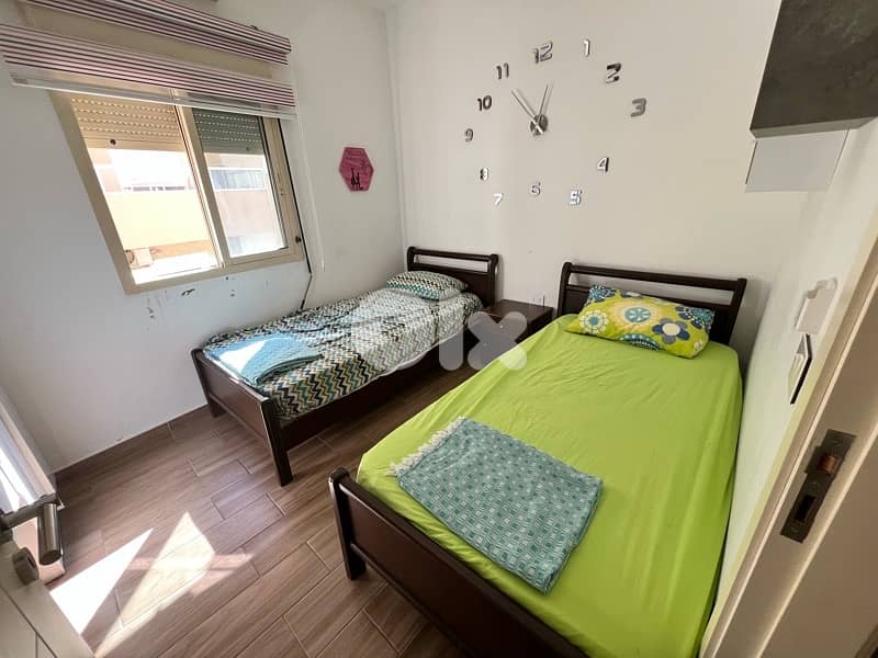 one bed with Matress and side table تخت مع فرشتوا وكومودينا للبيع 0