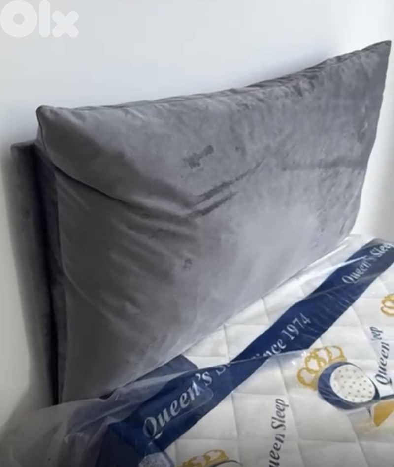 Two single beds with Mattresses – excellent Condition 2