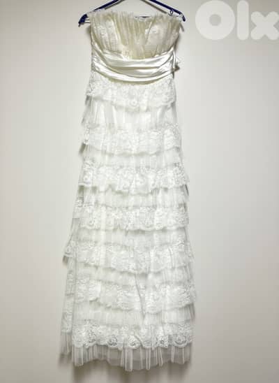 Elegant White Lace Tiered Dress with Matching Long-Sleeved Mini Jacket