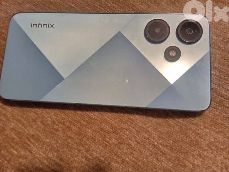 تلفون  infinx hot 30 i للبيع مع الكرتونة مستعمل لمدة قصيرة فقط 1