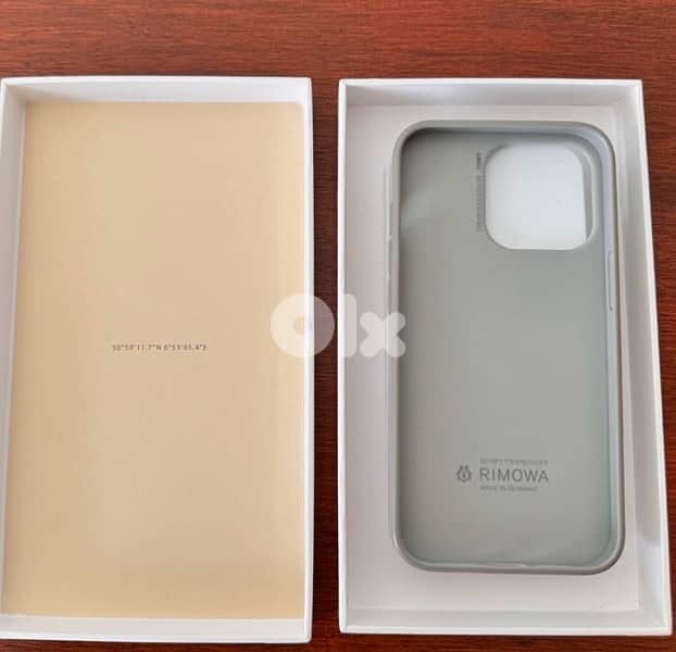Rimowa iphone 13 Pro cover 1