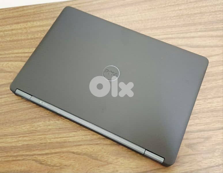 Dell laptop core i5 - 8 gb ram - 256 gb ssd 3