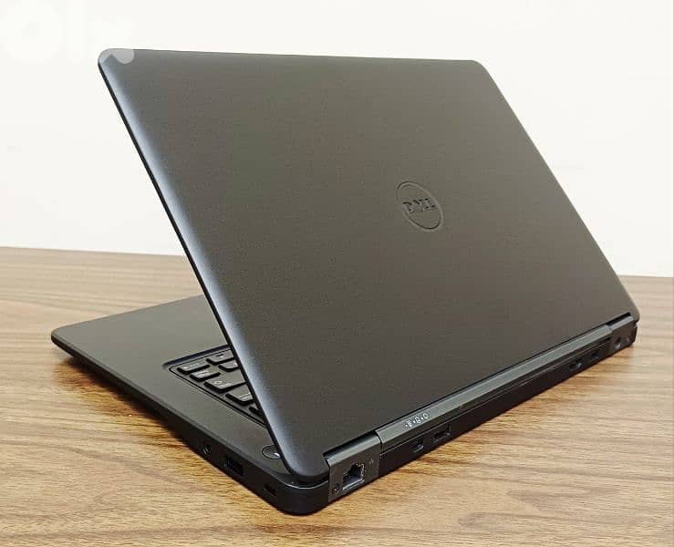 Dell laptop core i5 - 8 gb ram - 256 gb ssd 10