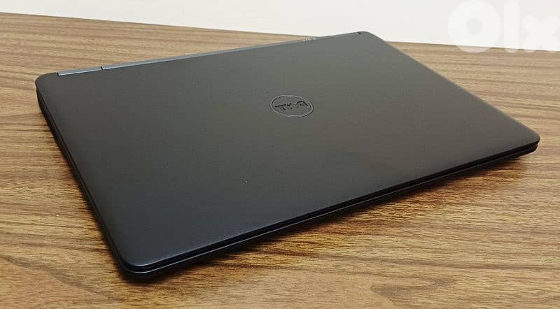 Dell laptop core i5 - 8 gb ram - 256 gb ssd 11