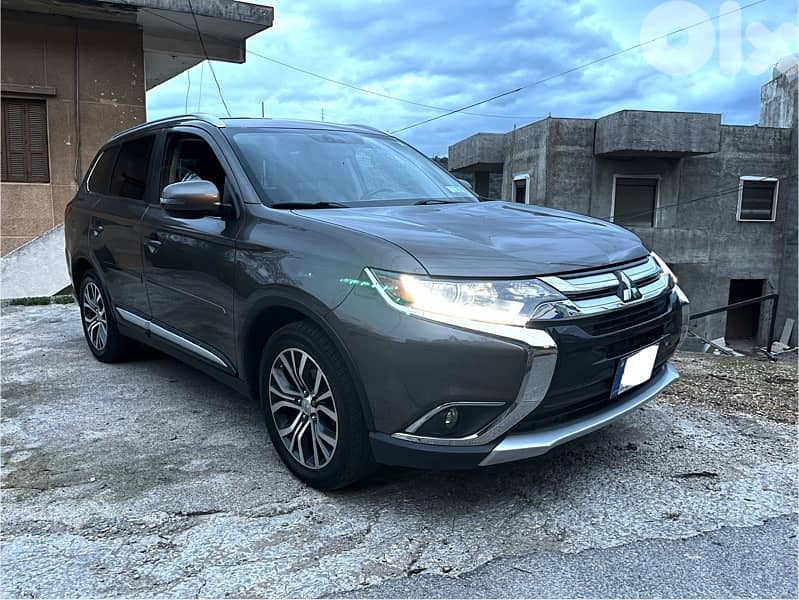 Mitsubishi Outlander (veryy low mileage)(extremely clean) 0