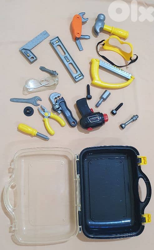 Baby Toys Tools set in very good condition,like new 20$ byrt ashrafiye 6