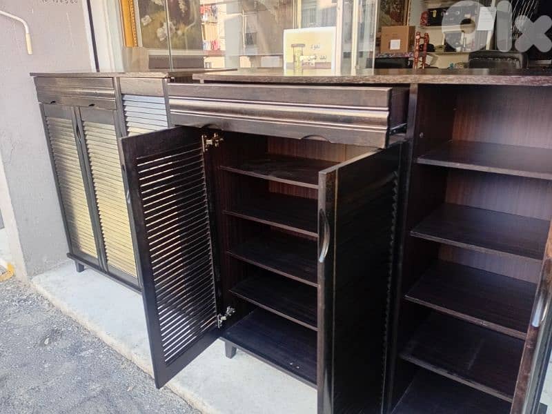 خزانة شبه جديد 3