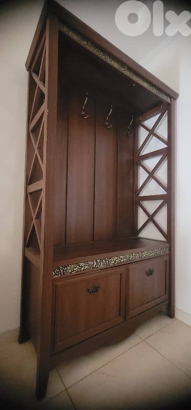 خزانة انتيك 1