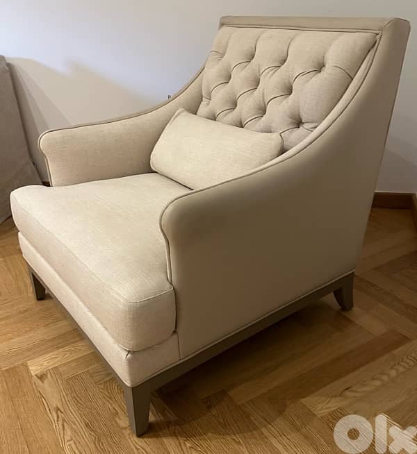 1 table, 2 sofas, 8 chairs, 2 mirrors 2