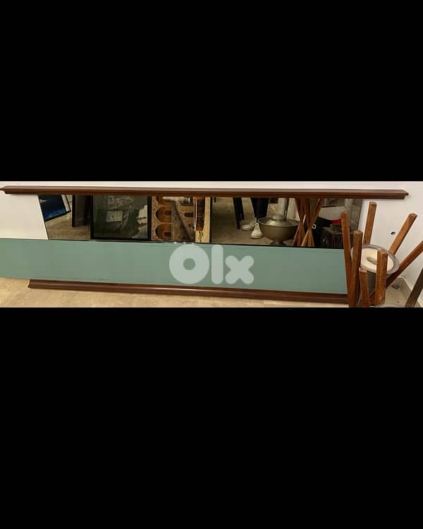 1 table, 2 sofas, 8 chairs, 2 mirrors 5