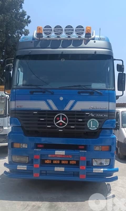Mercedes 3x Actros MP1 1843 3