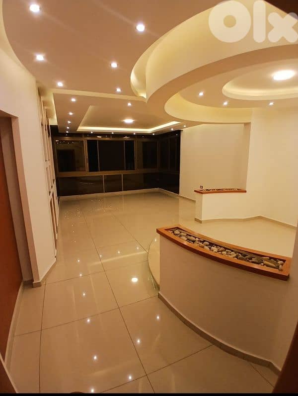 شقة مميزة للبيع دوحة عرمون على الخط العام للتواصل 71287070 0