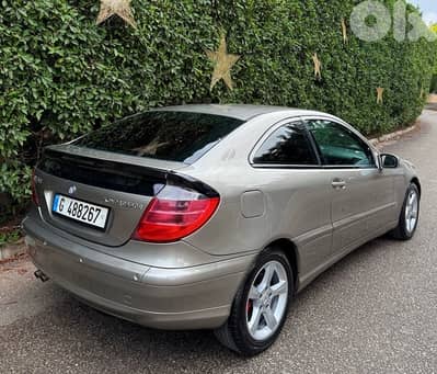 Mercedes-Benz C-Class 2005