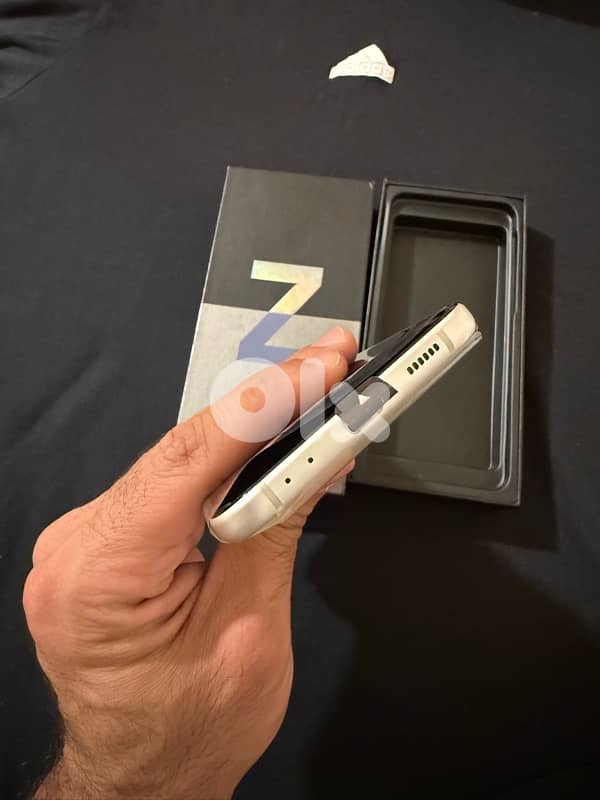 Samsung Z flip 3 128gb 8 ram 2sim New 1