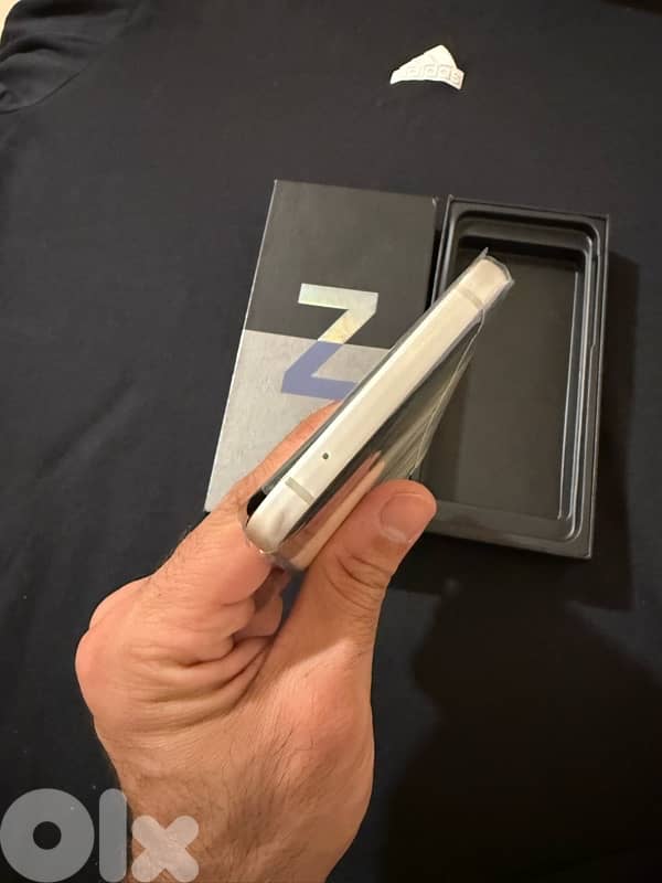Samsung Z flip 3 128gb 8 ram 2sim New 2