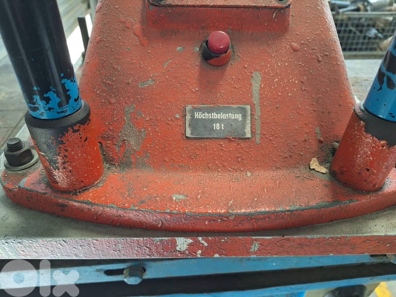 مقطع تفصيل جلد  Clicker Press 2