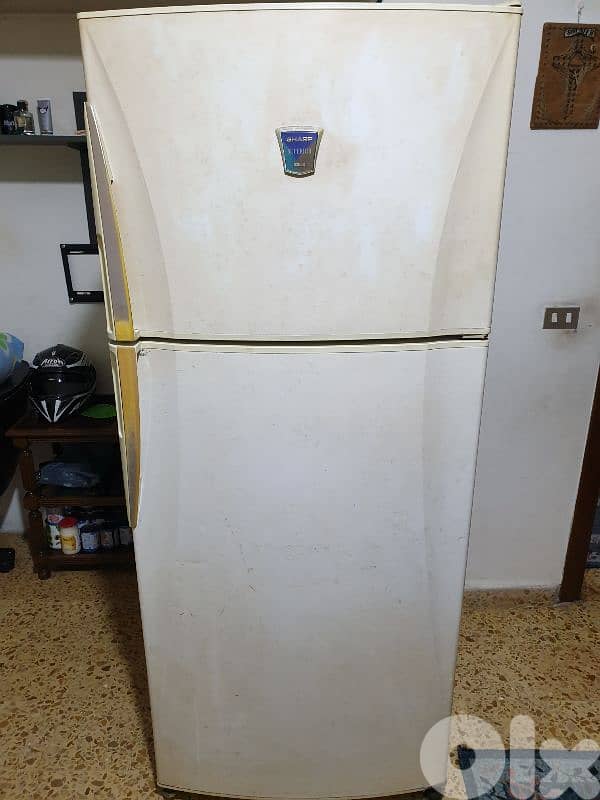 براد وثلاجة ماركة Sharp 0