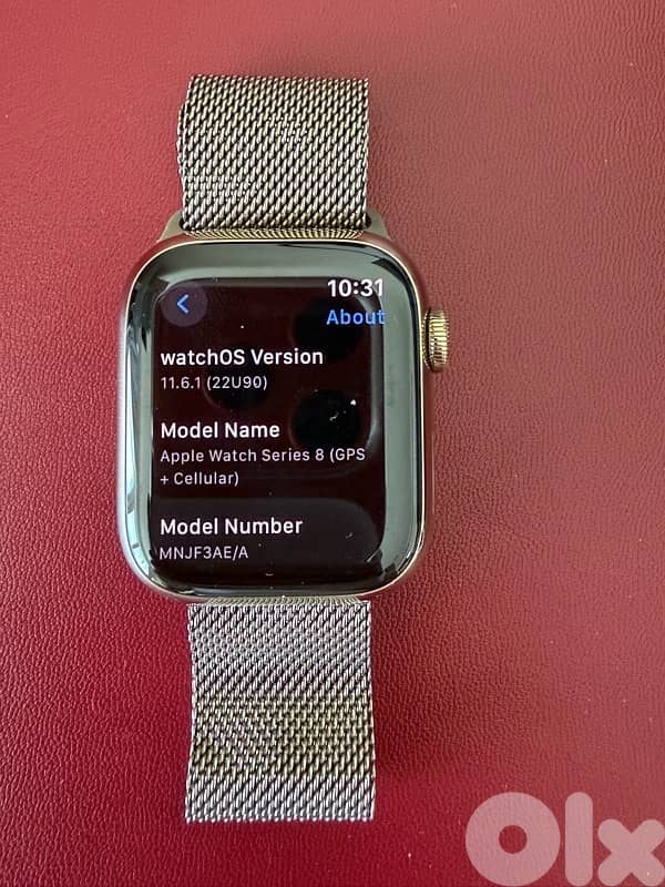 apple watch series 8 stainless steel GPS + cellular 2