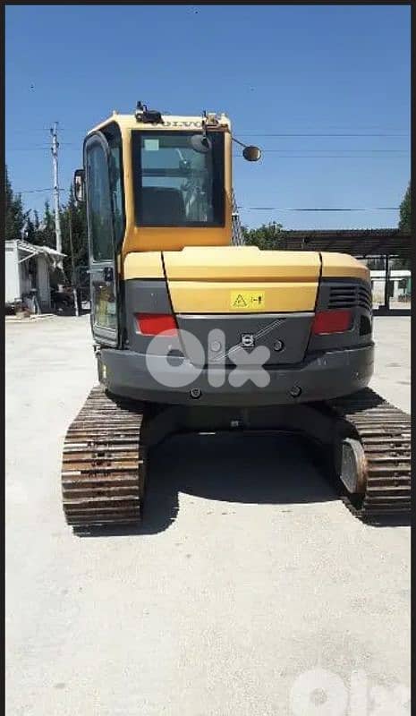 volvo excavator 9 tons ECR88 almost new 2